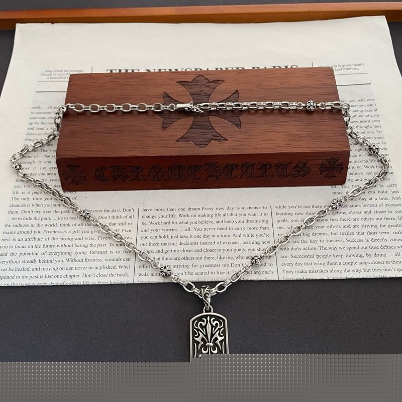 Ch**me He**ts necklaces